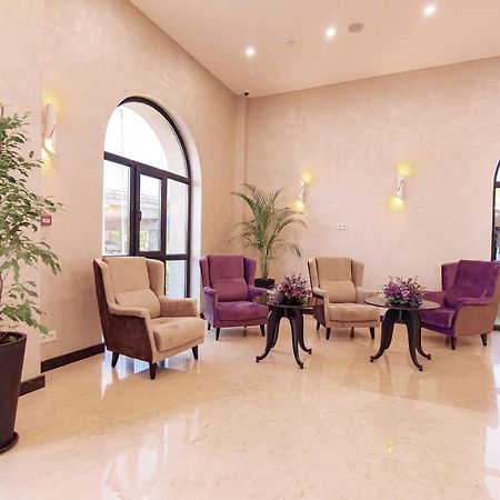 אלמטי East Palace Hotel מראה חיצוני תמונה