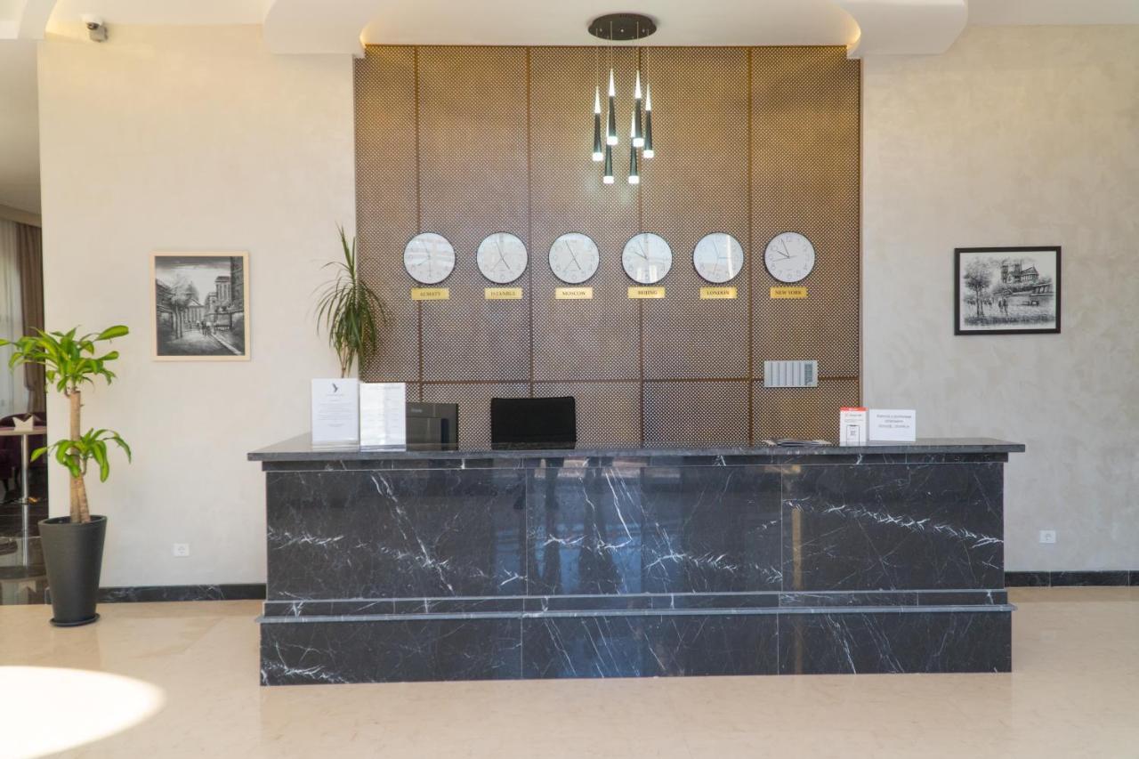 אלמטי East Palace Hotel מראה חיצוני תמונה