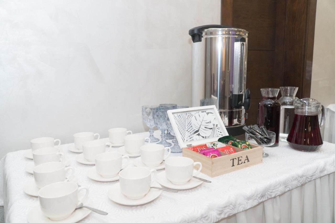 אלמטי East Palace Hotel מראה חיצוני תמונה