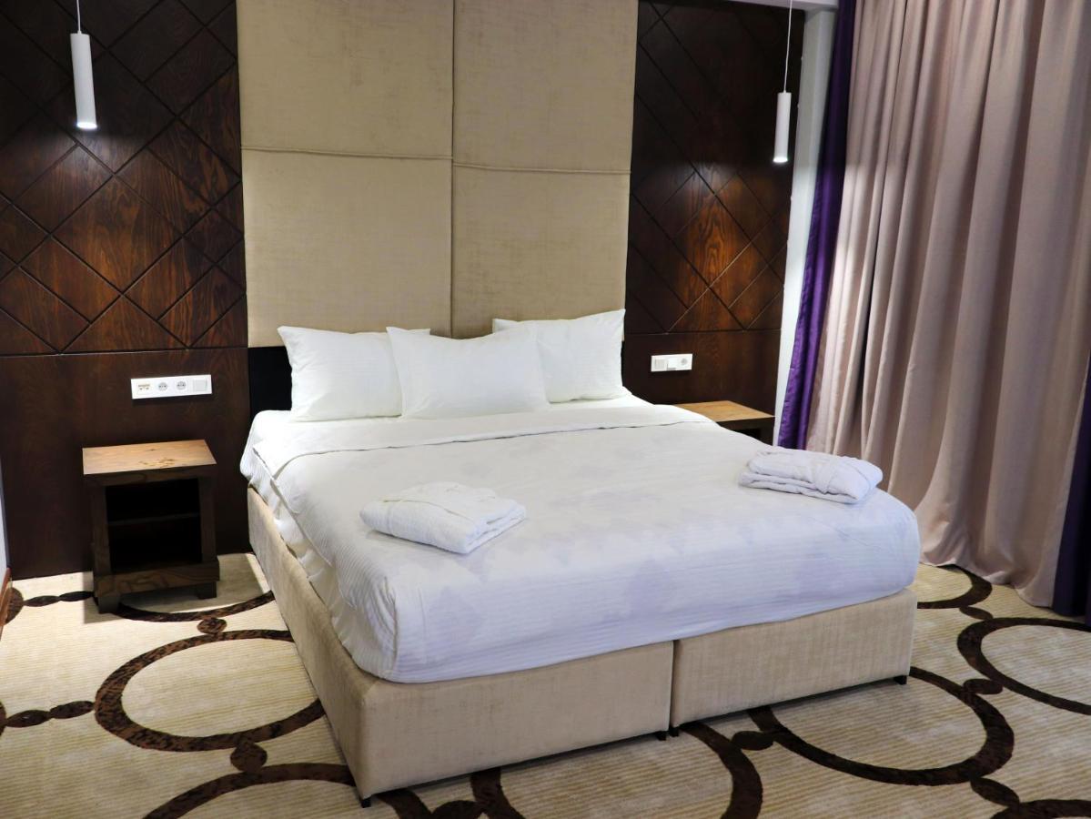 אלמטי East Palace Hotel מראה חיצוני תמונה