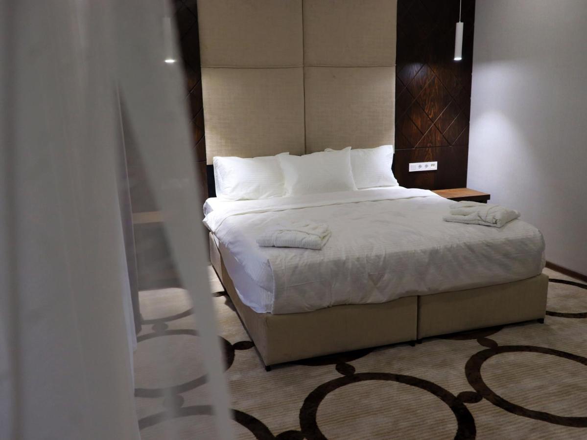 אלמטי East Palace Hotel מראה חיצוני תמונה
