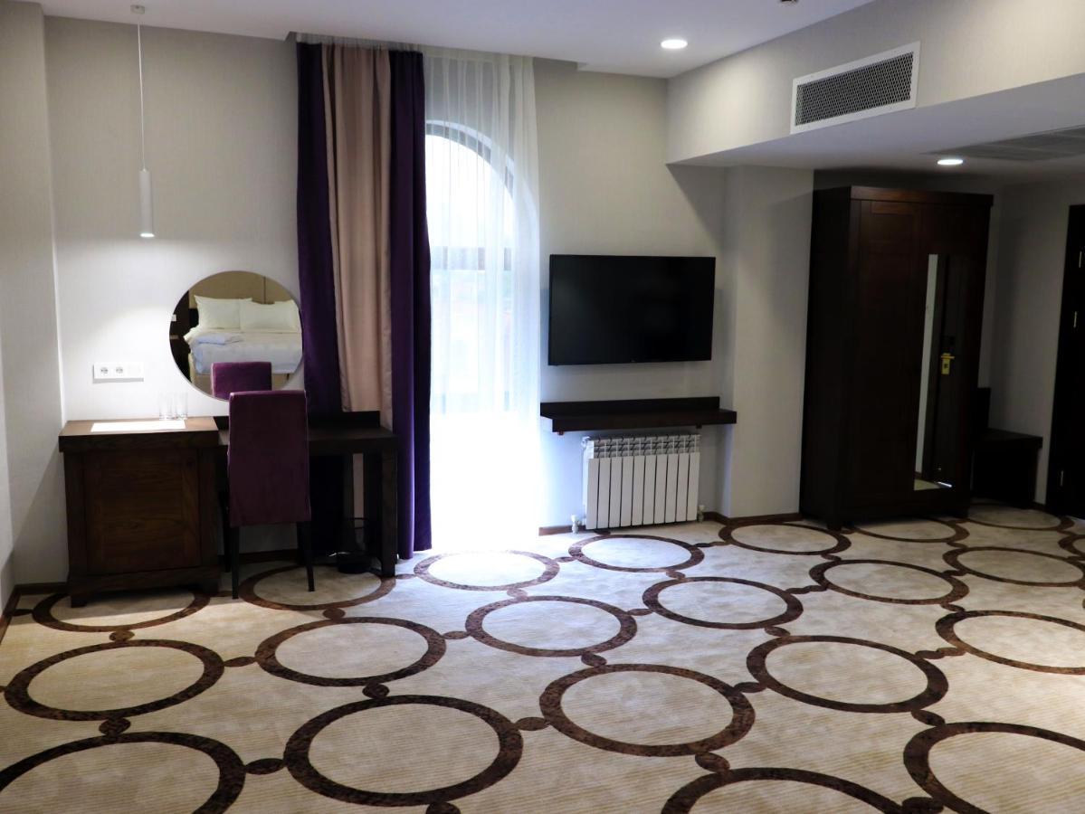 אלמטי East Palace Hotel מראה חיצוני תמונה