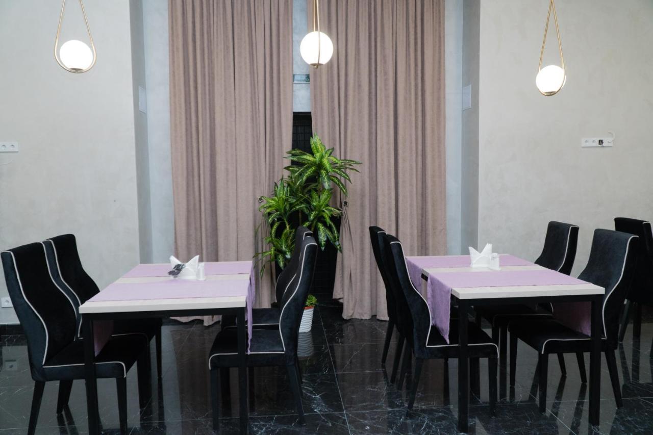 אלמטי East Palace Hotel מראה חיצוני תמונה