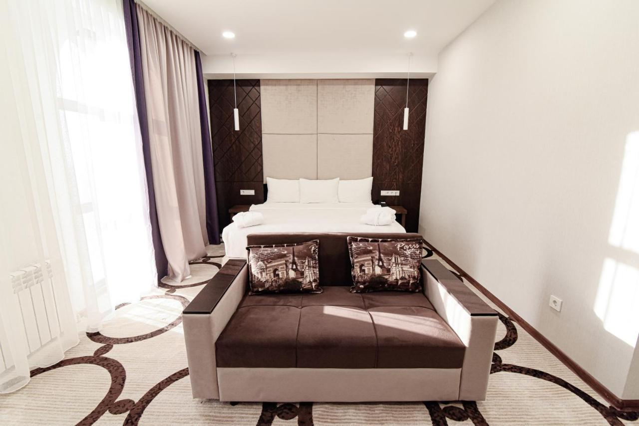 אלמטי East Palace Hotel מראה חיצוני תמונה