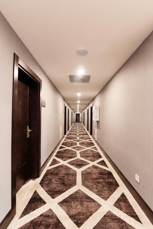 אלמטי East Palace Hotel מראה חיצוני תמונה