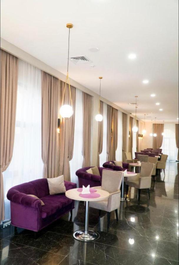 אלמטי East Palace Hotel מראה חיצוני תמונה