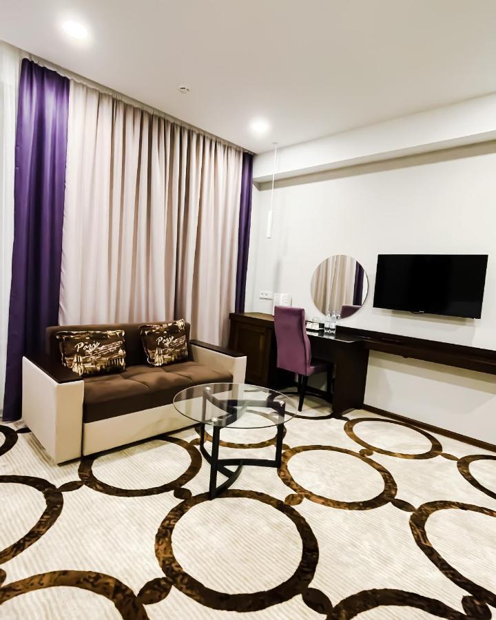 אלמטי East Palace Hotel מראה חיצוני תמונה